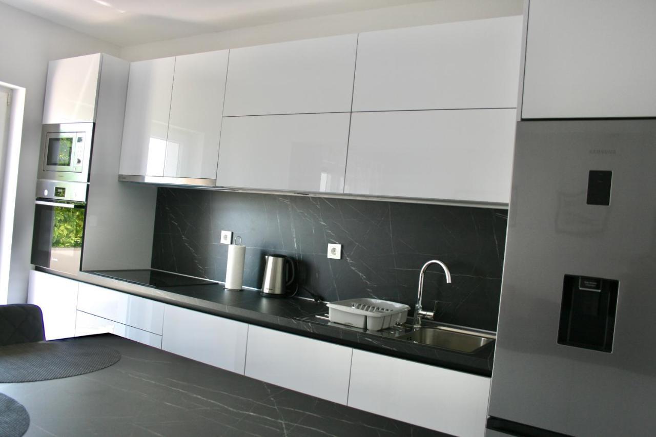Apartments Antea Трогир Екстериор снимка