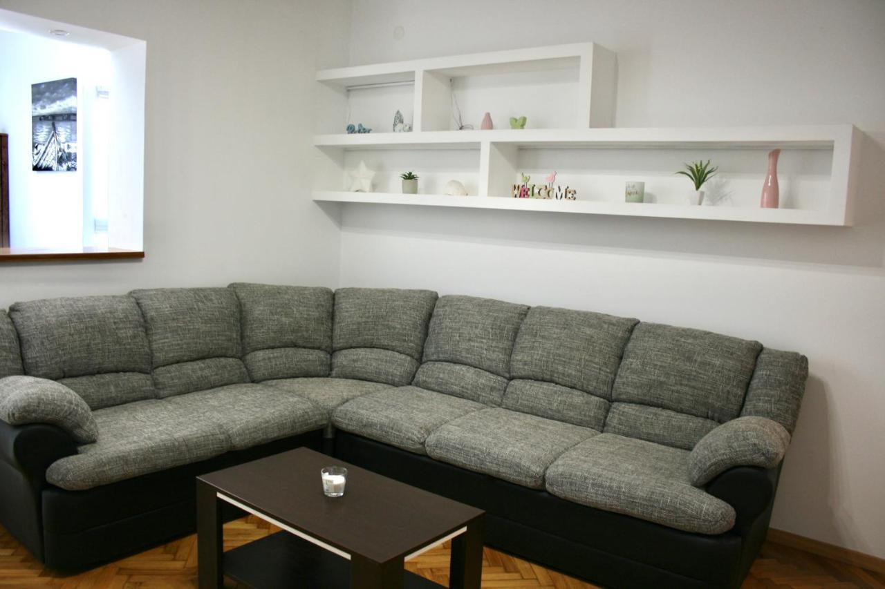 Apartments Antea Трогир Екстериор снимка